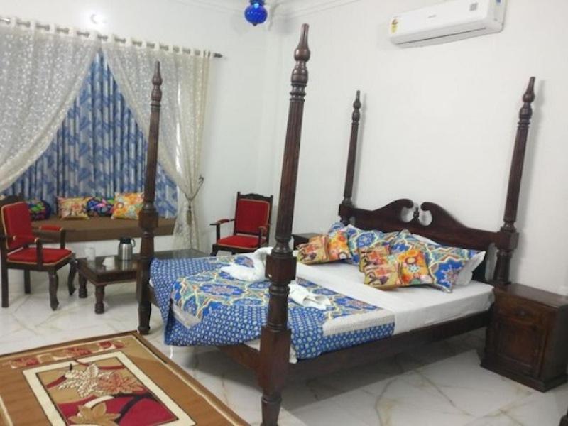 Tej Mahal Palace Bandikui Buitenkant foto