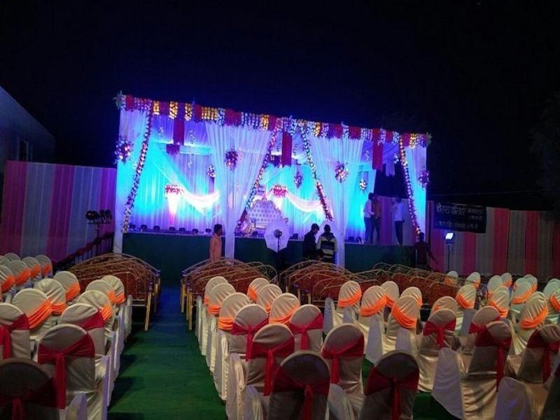 Tej Mahal Palace Bandikui Buitenkant foto