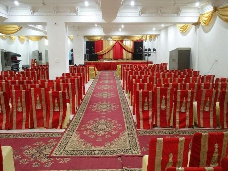 Tej Mahal Palace Bandikui Buitenkant foto